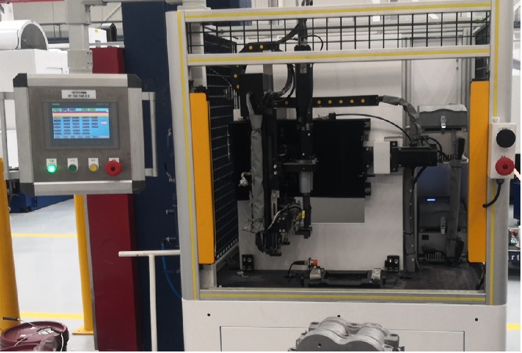 1588839616727823.jpg 平移式拧螺丝机.jpg